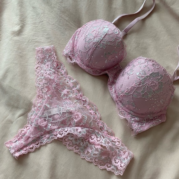 Victoria’s Secret lightly lined pick lace bra 32C - Picture 3 of 8